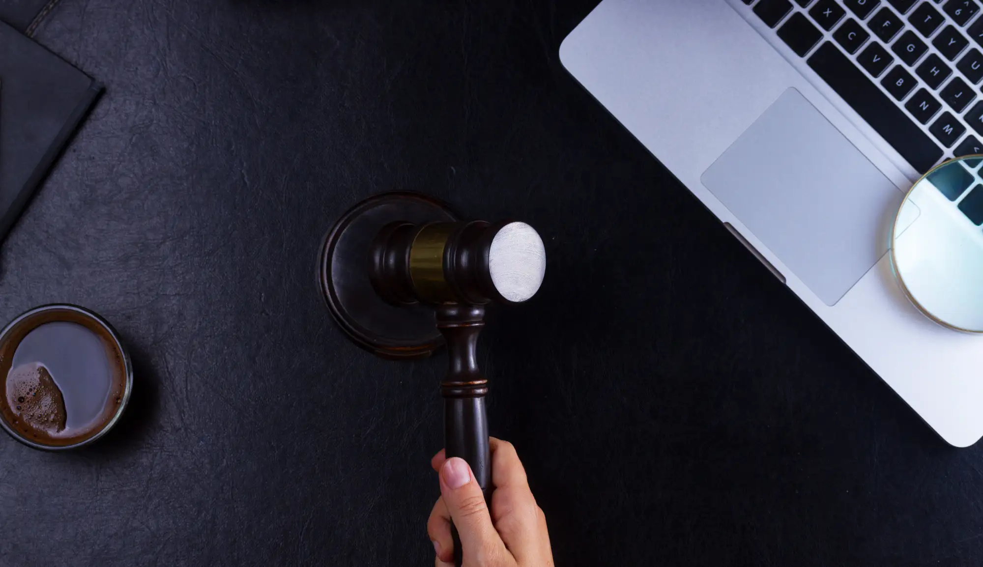 Sécurité Informatique chez les Commissaires-Priseurs et Commissaires de Justice : Points de Vigilance, Risques et Solutions