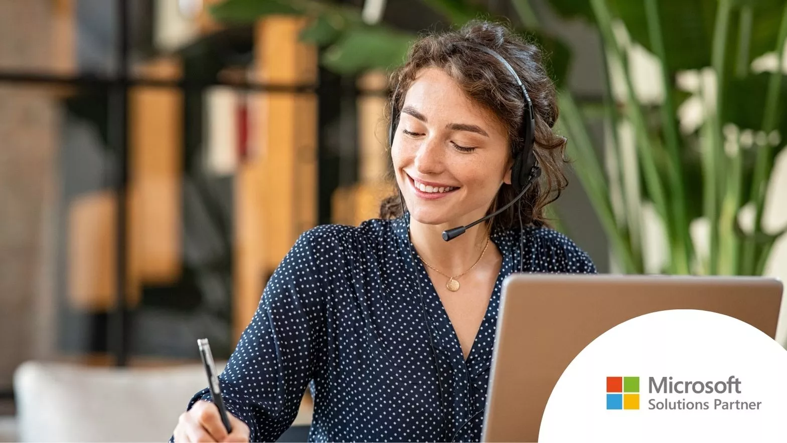 Service client augmenté : l’IA et Copilot pour mieux répondre en 2025